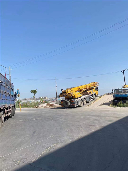 容城县25吨吊车的租赁价格大概是多少？