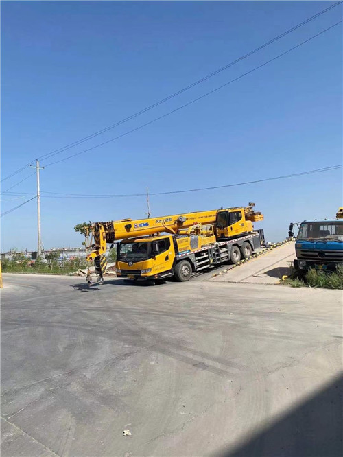 容城县吊车作业时，可能会产生哪些额外收费项目？