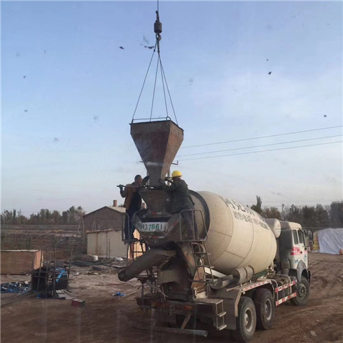 容城县“精准瞄准”—— 吊车的 “定位导航” 技术